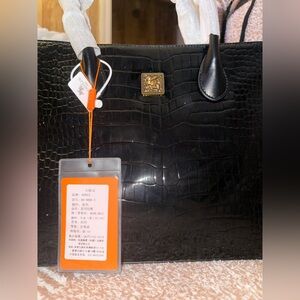 Elegant Black Crocodile-Embossed Women's Tote Bag